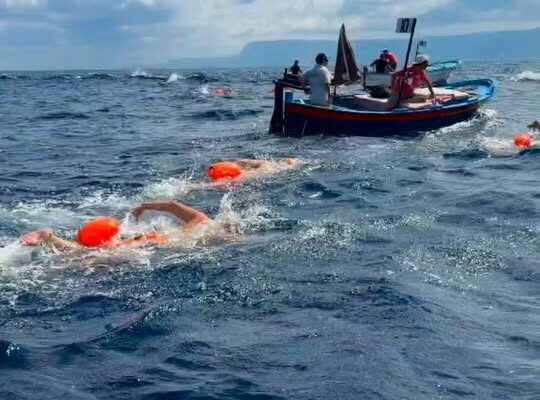 【﻿“ＣＯＮＦＲＡＮＣＥＳＣＯ ＮＯ　ＬＩＭＩＴＳ”】

 Traversata dello Stretto di Messina 
2⃣4⃣ luglio 2026

 “ᴜɴꜰᴏʀɢᴇᴛᴛᴀʙʟᴇ ᴍᴏᴍᴇɴᴛꜱ, ᴇɴᴅʟᴇꜱꜱ ᴇᴍᴏᴛɪᴏɴ…
